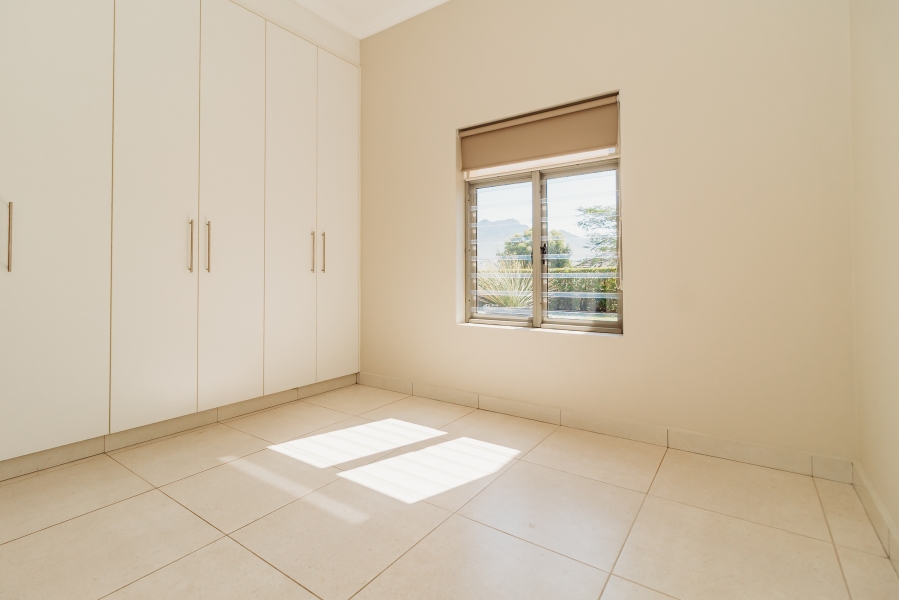 4 Bedroom Property for Sale in Kraaibosch Manor Western Cape